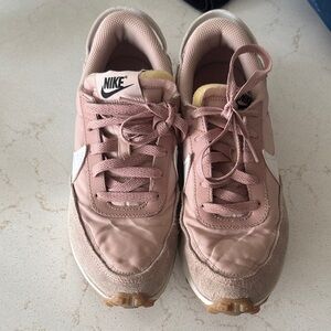 Women’s Nike waffles shoes